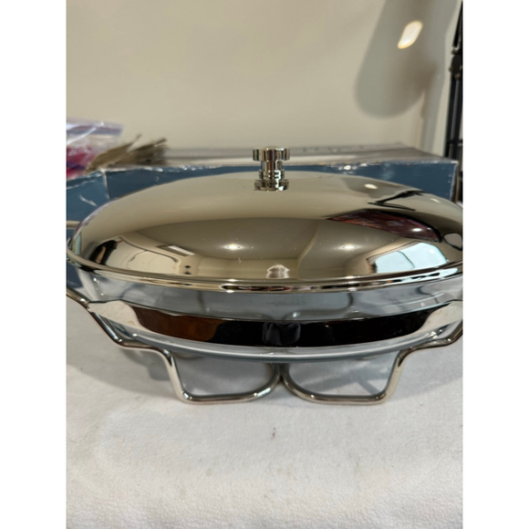 Towle Living Collection 3 Qt. Oval Covered Warmer Chafing Dish Silver Clear - Picture 1 of 10